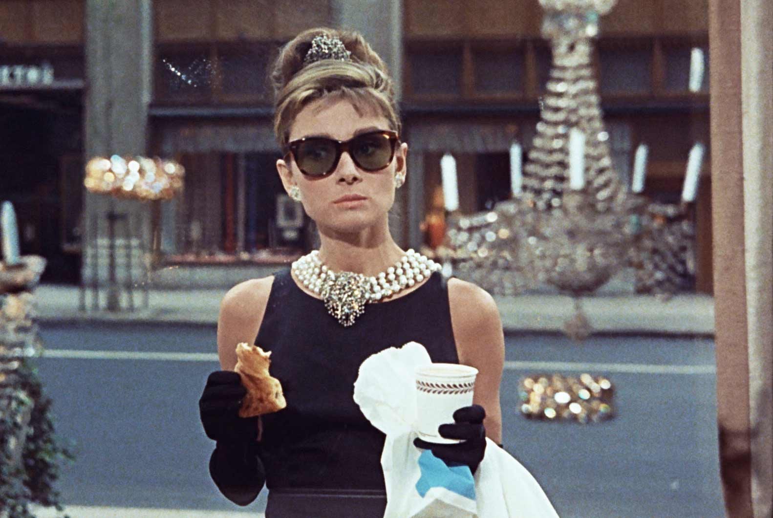 Audrey Hepburn Con Gafas De Sol